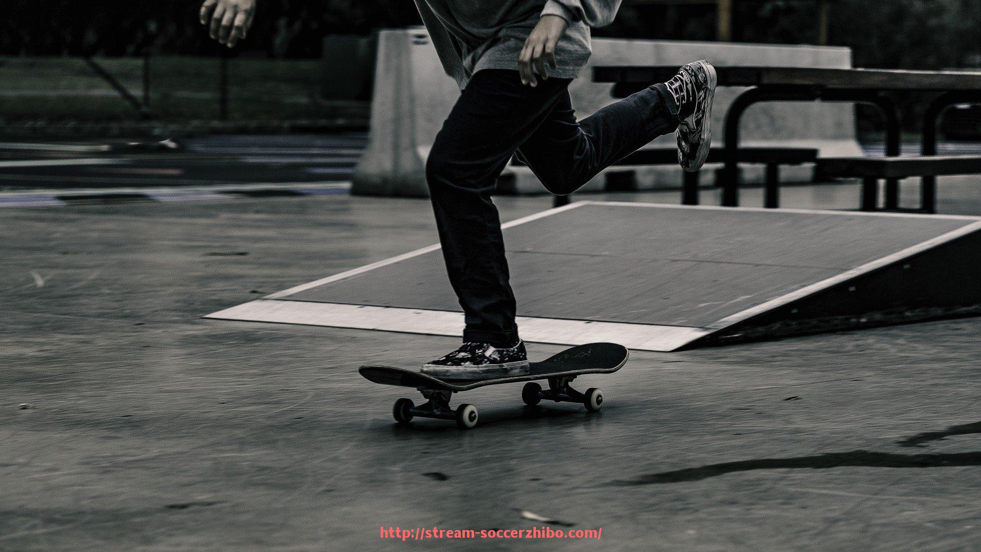 足球直播-健身器材重量如何调节？提升体育锻炼针对性