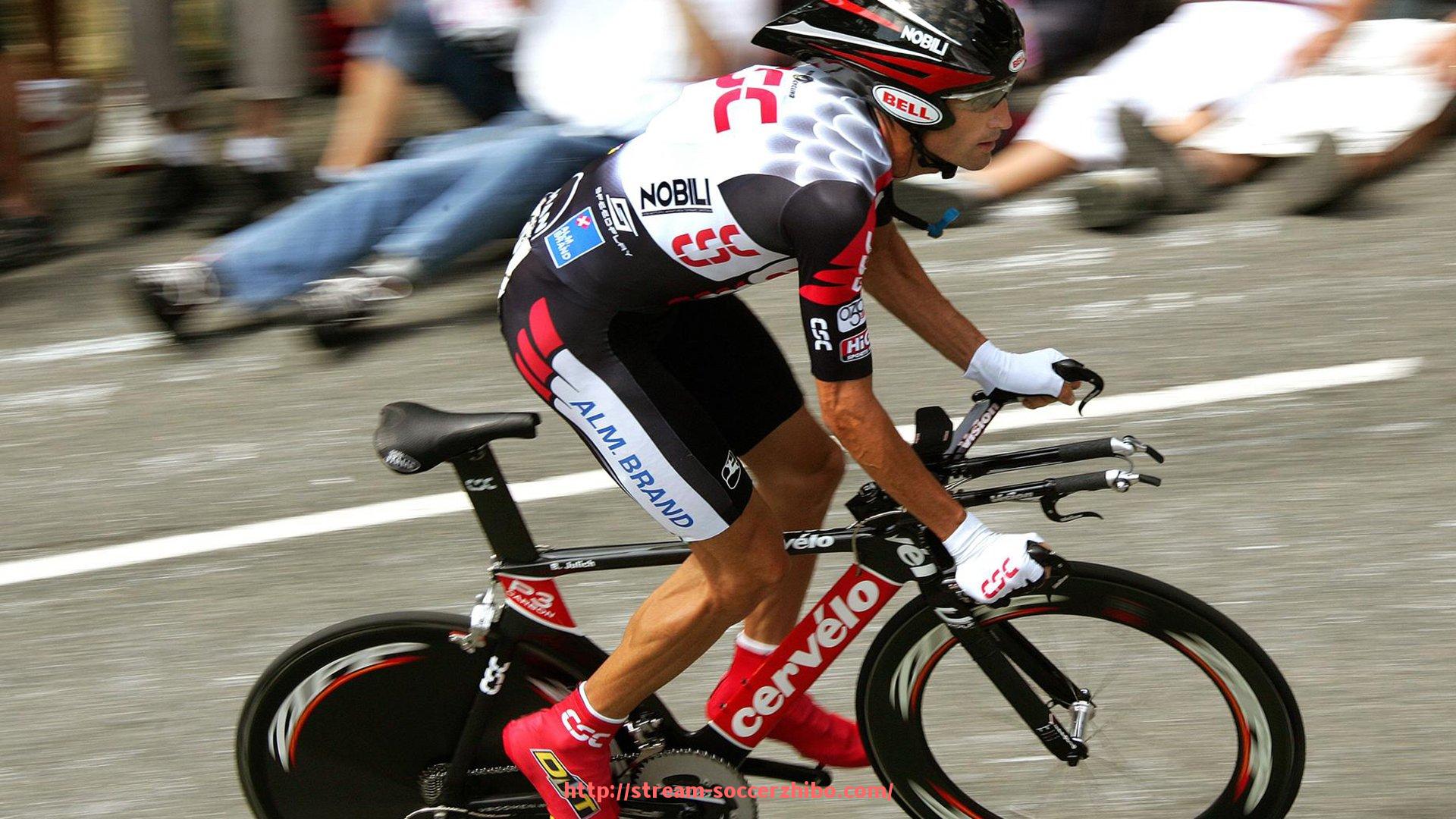 足球直播-法甲球员表现变化趋势分析：赛季表现波动与影响因素